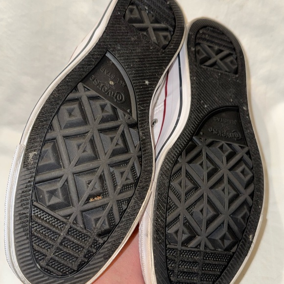 Ladies Converse Sneakers - Picture 7 of 8